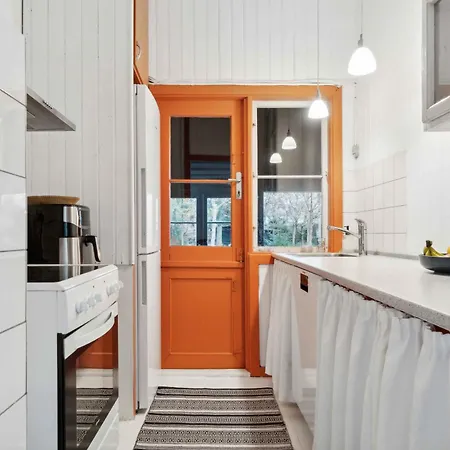 Holiday home Cozy Summer House Near The And Nature *