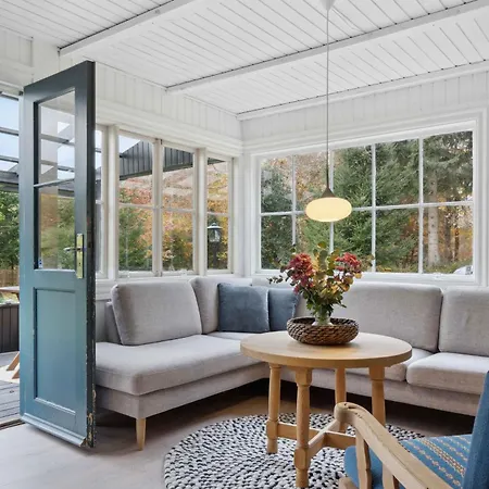 Cozy Summer House Near The And Nature Frederiksvaerk