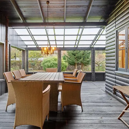 Cozy Summer House Near The And Nature