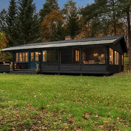Cozy Summer House Near The And Nature Holiday home *